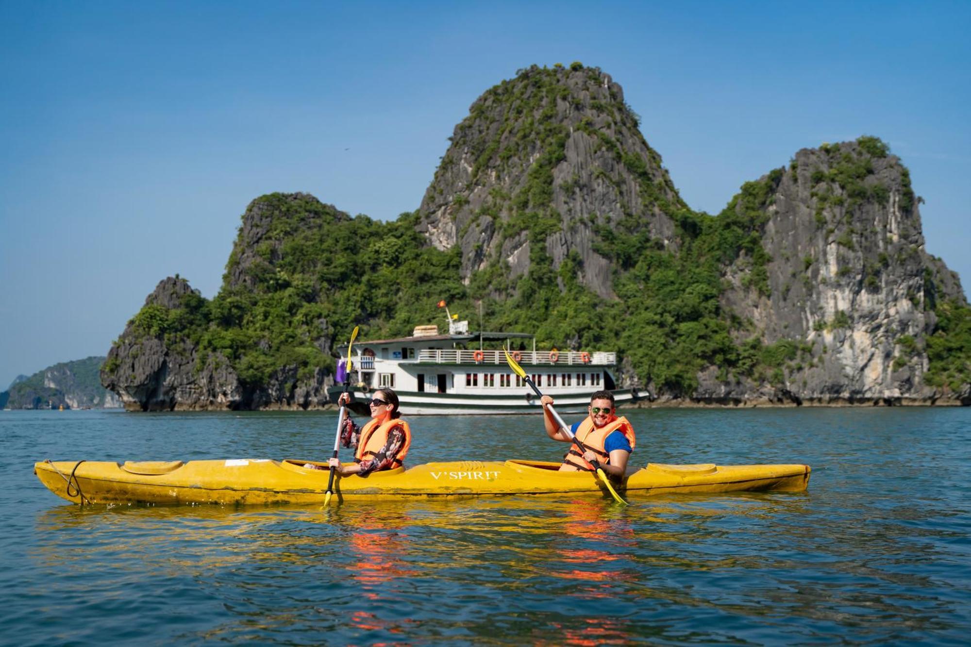 מלון Amanda Cruise On Ha Long Bay מראה חיצוני תמונה