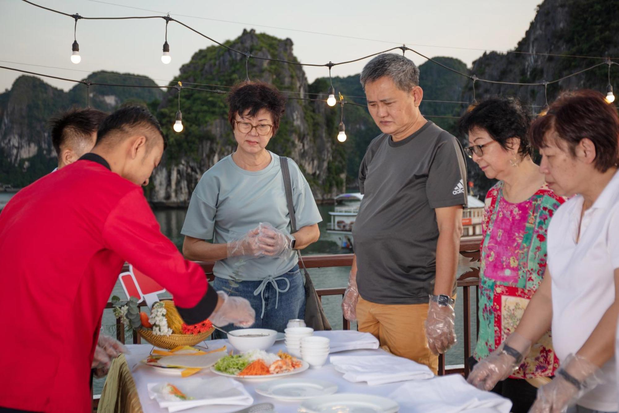 מלון Amanda Cruise On Ha Long Bay מראה חיצוני תמונה