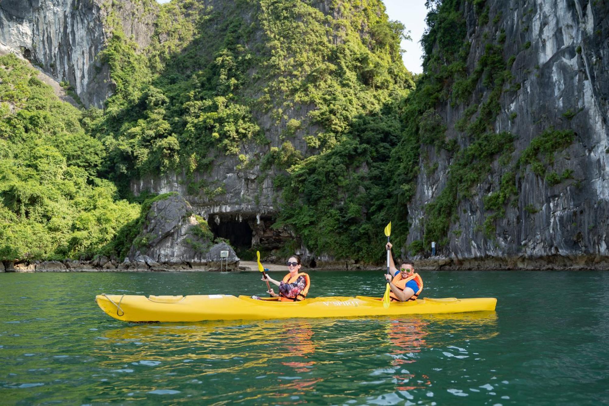 מלון Amanda Cruise On Ha Long Bay מראה חיצוני תמונה
